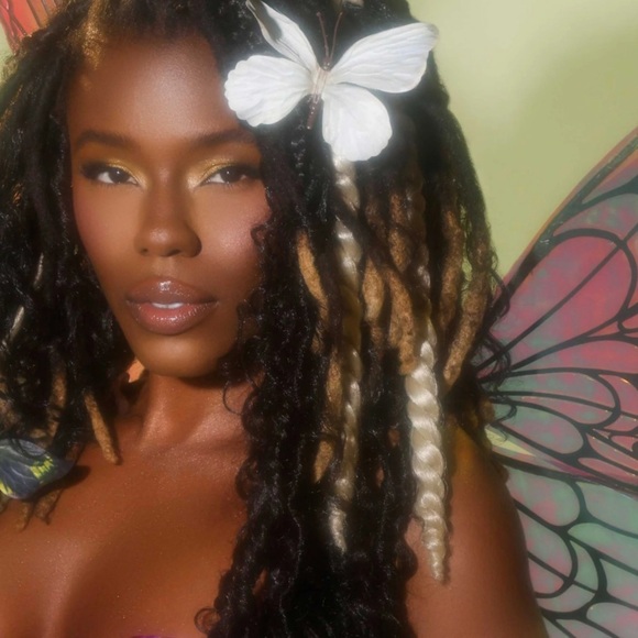 Lunar Beauty Moonshroom Highlighter Palette. 
New - Picture 12 of 13